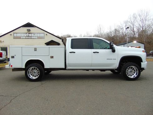 Used 2020 Chevrolet Silverado 2500 W/T w/ WT Convenience Package image 2