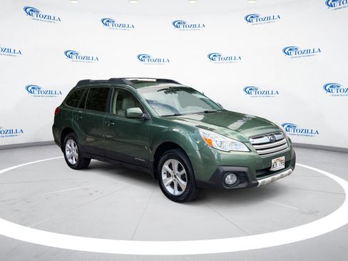Used 2014 Subaru Outback 3.6R Limited w/ Moonroof Package AWD/4WD image 7