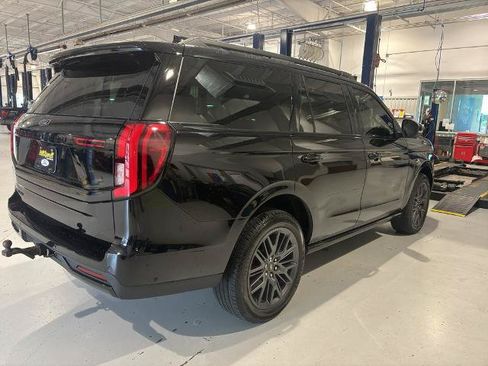 Certified 2025 Ford Expedition Platinum w/ Stealth Performance Package AWD/4WD image 5