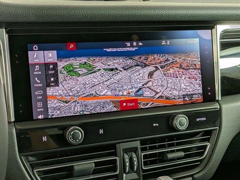 New 2025 Porsche Macan image 18