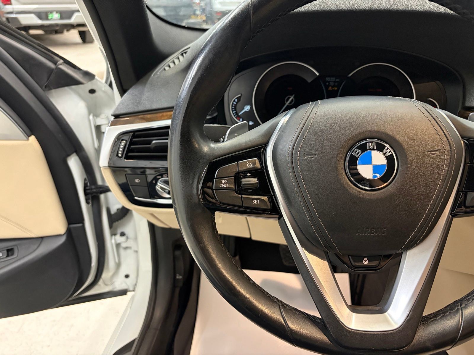 Used 2018 BMW 530i xDrive AWD/4WD image 12