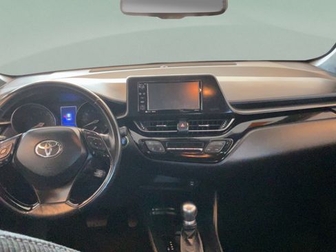 Used 2018 Toyota C-HR XLE FWD image 28