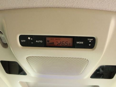 Used 2014 Nissan Quest SL FWD image 21