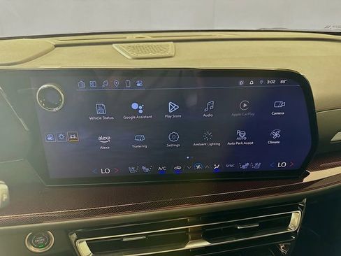 Used 2024 Chevrolet Traverse RS w/ LPO, Floor Liner Package image 16