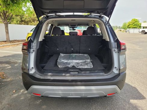 Used 2023 Nissan Rogue SV FWD image 27