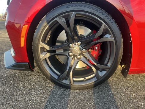 Used 2022 Chevrolet Camaro SS image 9