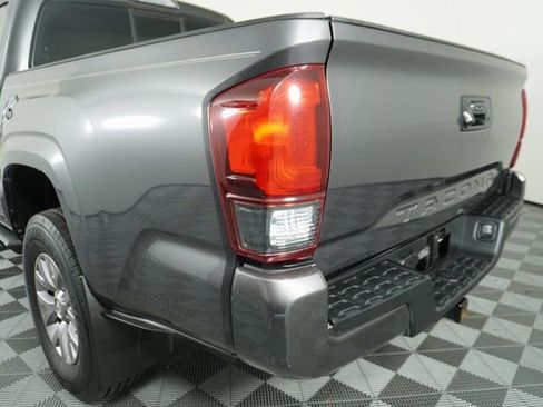 Used 2018 Toyota Tacoma SR w/ SR Convenience Package image 12