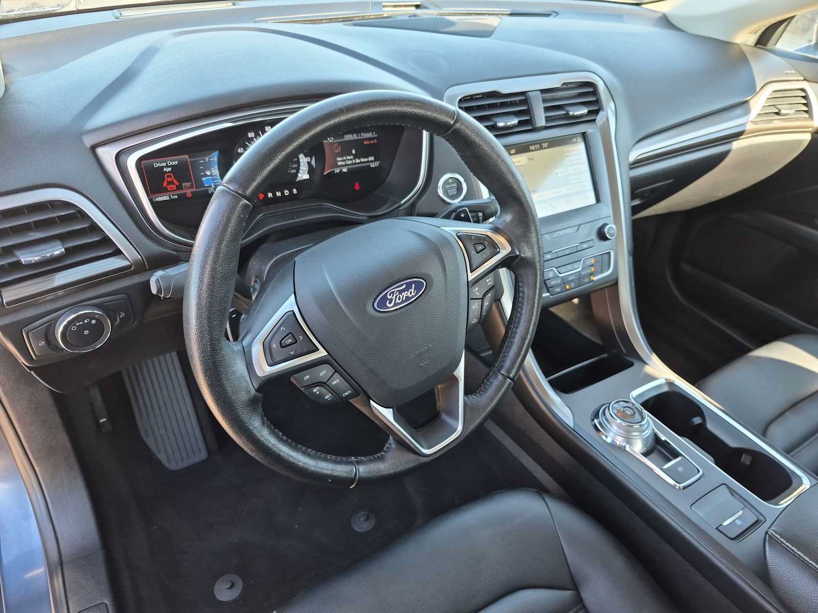 Used 2019 Ford Fusion SEL FWD image 2