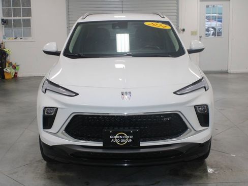 Used 2024 Buick Encore GX Sport Touring image 3