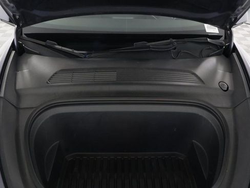 Used 2021 Tesla Model Y Long Range image 15