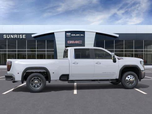 New 2026 GMC Sierra 3500 SLT w/ SLT Premium Package AWD/4WD image 6