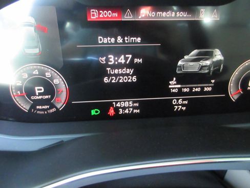 Used 2023 Audi A6 Premium Plus w/ Premium Plus Package AWD/4WD image 4