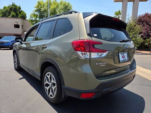 Used 2024 Subaru Forester Premium AWD/4WD image 6