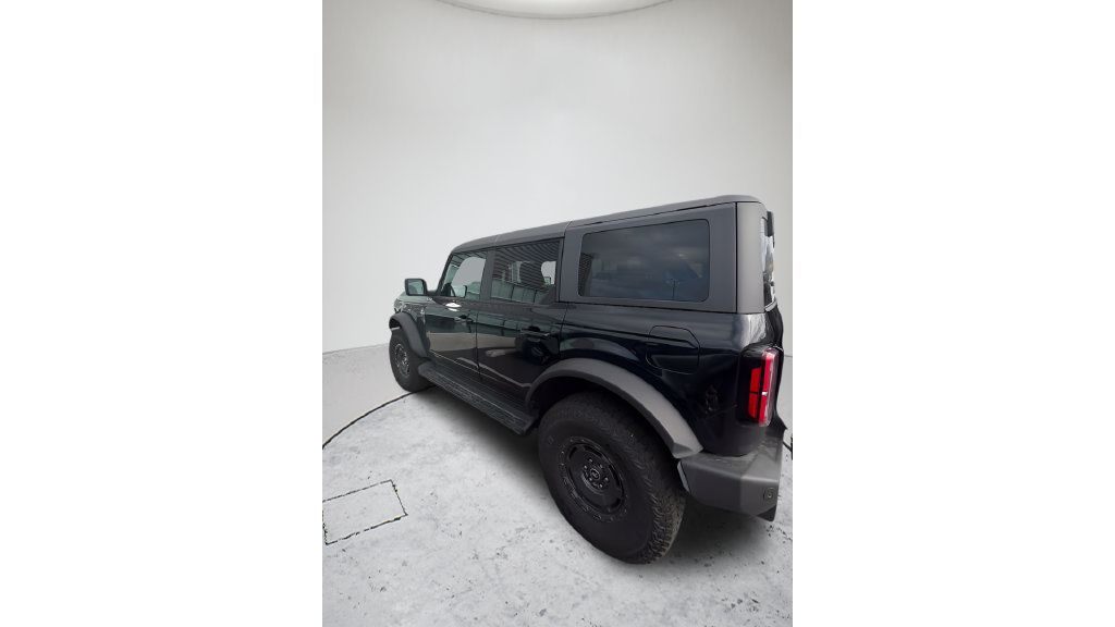 Used 2025 Ford Bronco Outer Banks w/ Sasquatch Package AWD/4WD image 9