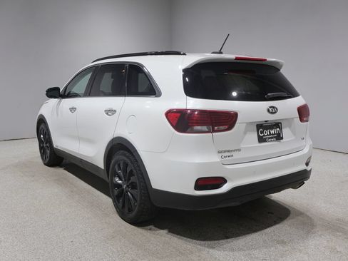 Used 2019 Kia Sorento AWD V6 image 5