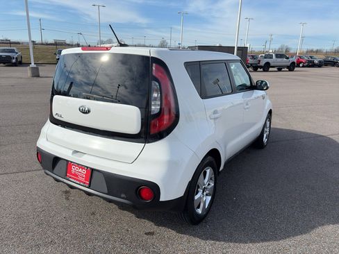 Used 2017 Kia Soul Base image 5