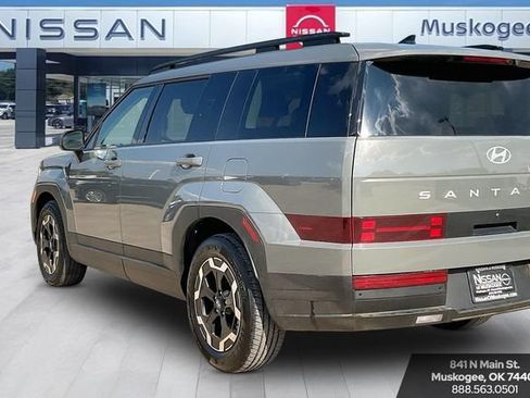 Used 2026 Hyundai Santa Fe SEL FWD image 4