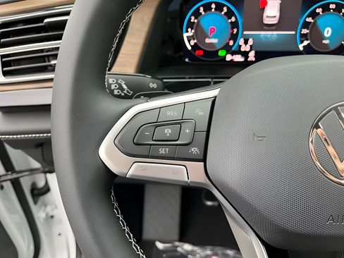 New 2026 Volkswagen Atlas SE image 13