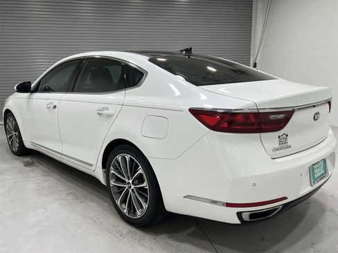 Used 2019 Kia Cadenza Technology image 6