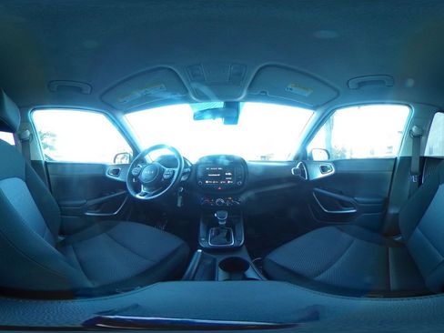 Used 2025 Kia Soul LX w/ LX Technology Package image 40