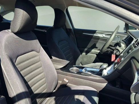 Used 2014 Ford Fusion SE image 27