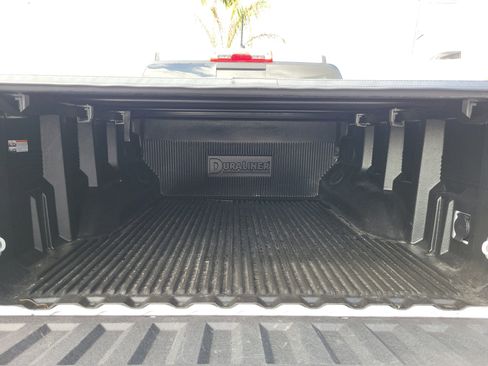 Used 2025 GMC Canyon AT4 image 28