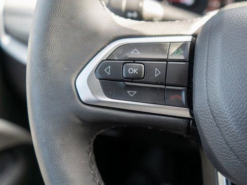 Used 2025 Jeep Compass Limited image 23