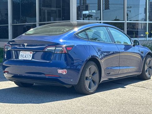Used 2023 Tesla Model 3 Standard Range image 5