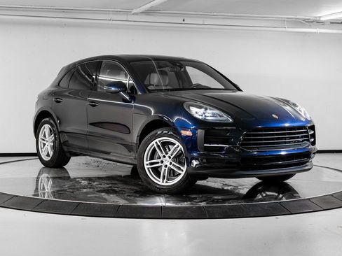 Certified 2020 Porsche Macan image 9
