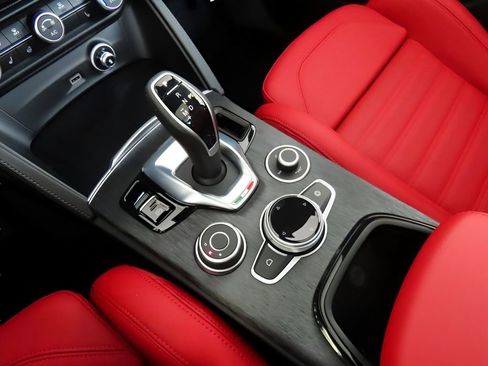 New 2024 Alfa Romeo Stelvio Sprint image 35