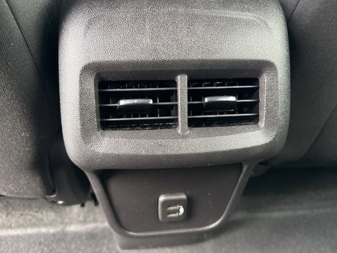 Used 2024 Chevrolet Equinox LT image 20