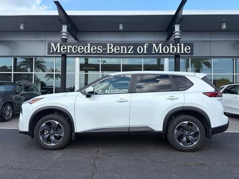 Used 2025 Nissan Rogue SV AWD/4WD image 1