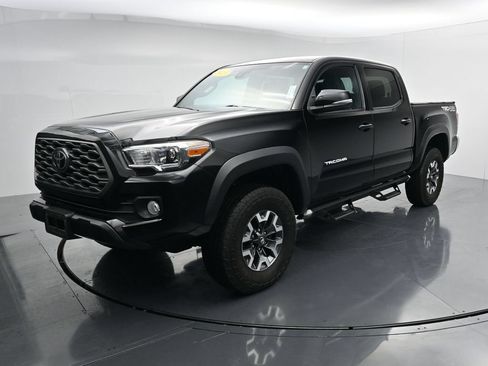 Used 2023 Toyota Tacoma TRD Off-Road AWD/4WD image 4