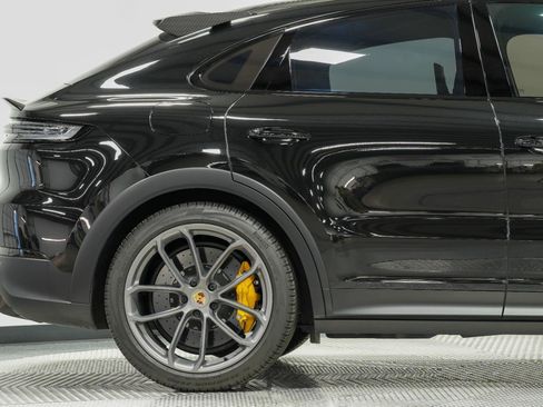 Used 2024 Porsche Cayenne Turbo GT AWD/4WD image 24