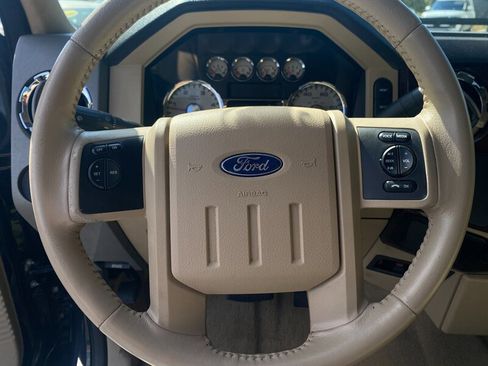 Used 2010 Ford F250 Lariat image 30