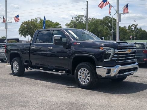 Used 2024 Chevrolet Silverado 2500 LTZ w/ LTZ Premium Package image 2