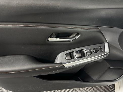 Used 2024 Nissan Sentra SR FWD image 13