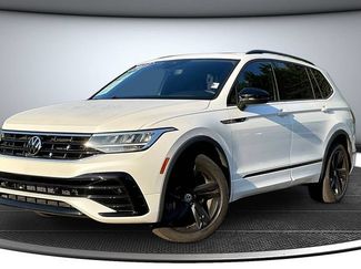 Used 2023 Volkswagen Tiguan SE R-Line FWD video 1