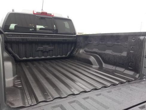 Used 2025 Chevrolet Colorado LT RWD image 30