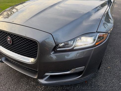 Used 2017 Jaguar XJ R-Sport RWD image 20