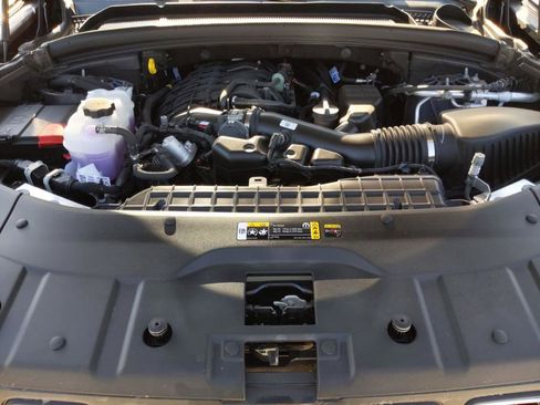 New 2025 Jeep Grand Cherokee L Laredo w/ Luxury Tech Group I RWD image 35
