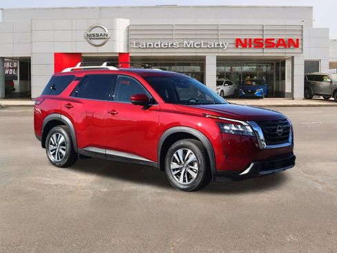 Used 2024 Nissan Pathfinder SL image 1