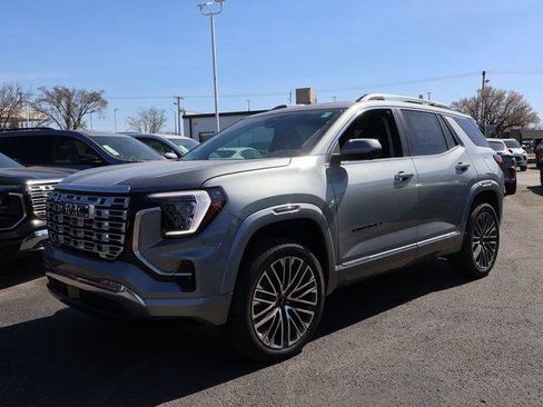 New 2026 GMC Terrain Denali w/ LPO, Black Badging Package image 3