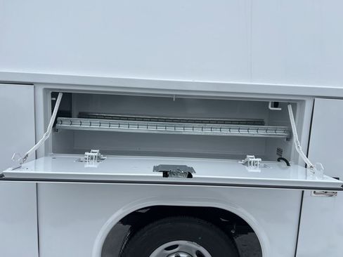 New 2025 GMC Savana 3500 w/ Power Convenience Package RWD image 5