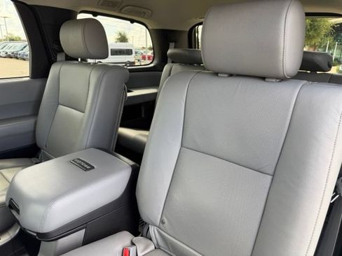Used 2021 Toyota Sequoia Platinum AWD/4WD image 25