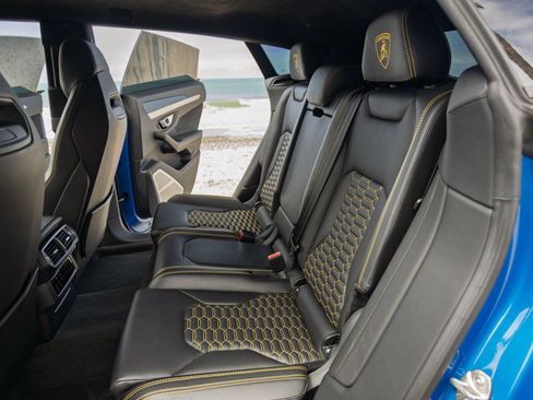 Used 2020 Lamborghini Urus AWD/4WD image 16