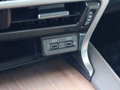 Used 2025 Lexus RX 450h AWD w/ Convenience Package image 29