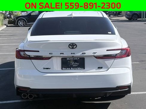 Used 2025 Toyota Camry SE w/ Convenience Package FWD image 5