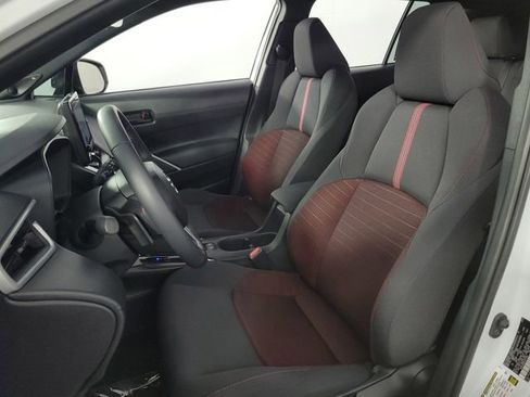 Used 2025 Toyota Corolla Cross AWD Hybrid w/ Moonroof Package image 14
