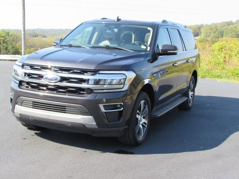Used 2024 Ford Expedition Max Limited image 3